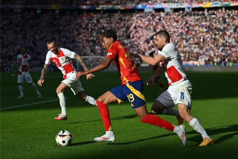 Tây Ban Nha đại chiến với Croatia